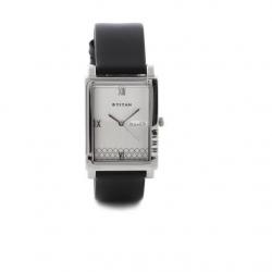 Titan NH1508SL01 Classique Analog Watch